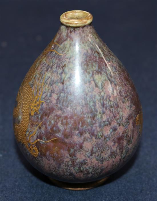 An unusual Japanese Satsuma pottery vase, by Kinkozan, Meiji period, 10.2cm